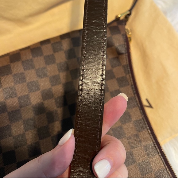RARE! LOUIS VUITTON Bloomsbury GM (Largest size) Damier Ebene Crossbody - Picture 10 of 16